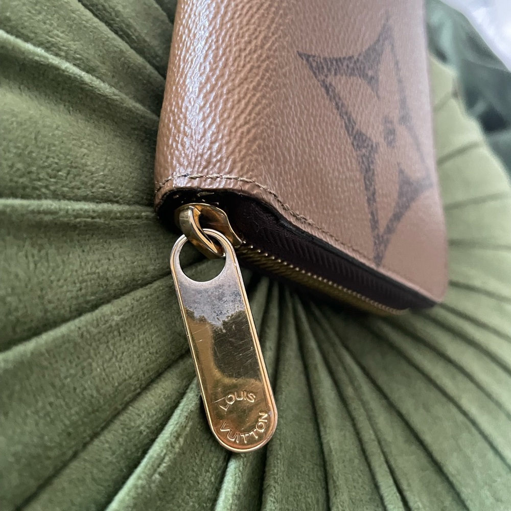 Louis Vuitton Monogram Giant Reverse Round Zipper Long Wallet RDIF 15693 - Picture 3 of 11